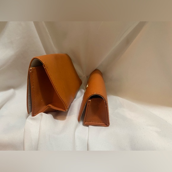 Tory Burch Sunglasses and glasses case - Picture 4 of 7